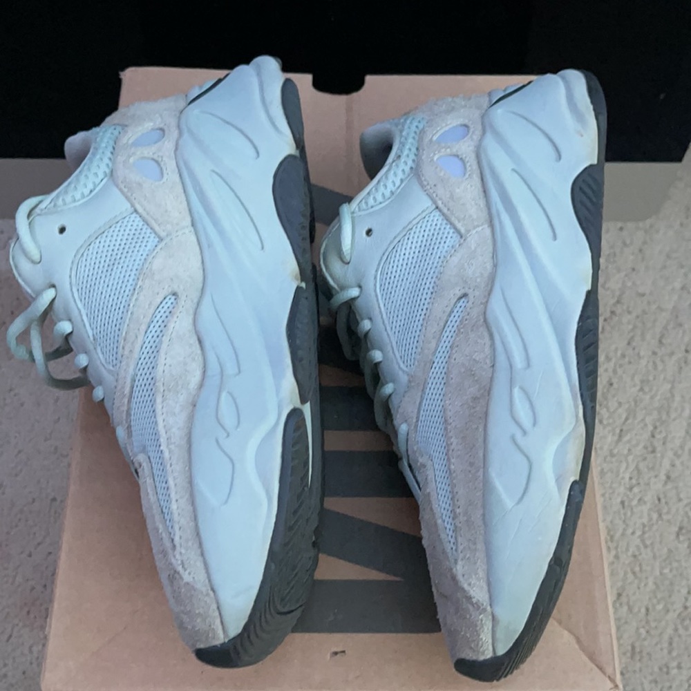 YEEZY BOOST 700 SALT 💯 Authentic - Picture 10 of 11
